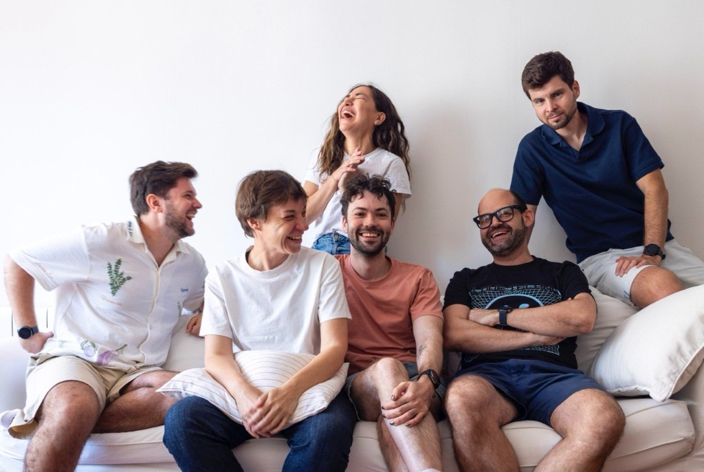 Equipo del piloto de la serie Dom